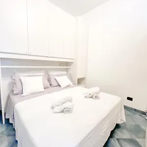 https://a-5-minuti-dal-mare-dolphin-beach-house.hotelitalianriviera.com